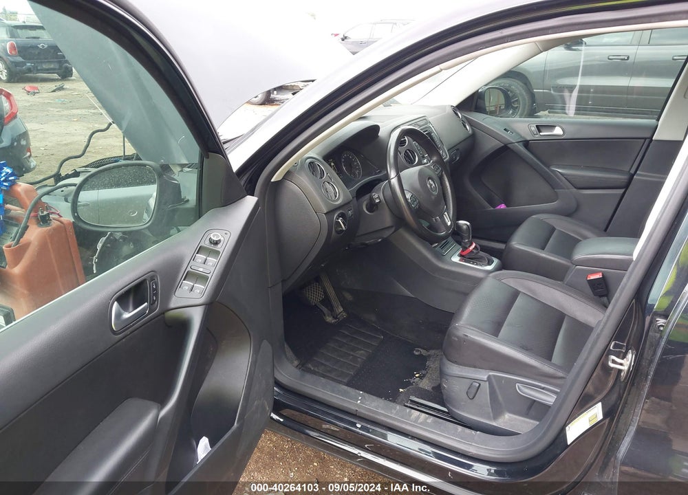 2012 VOLKSWAGEN TIGUAN SE VIN: WVGAV7AX5CW611195