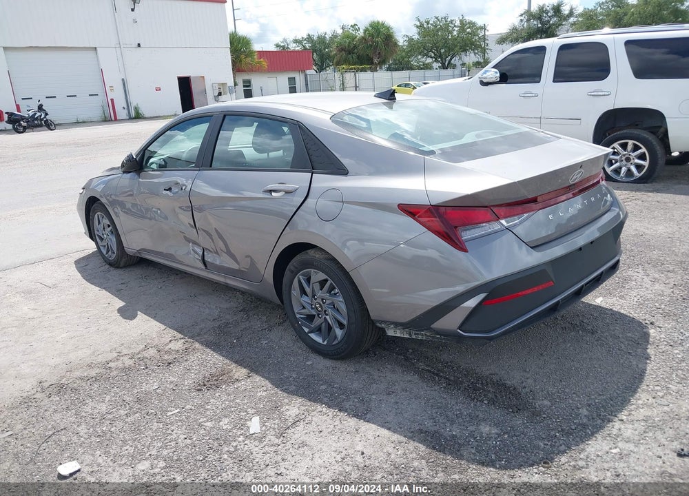 2024 HYUNDAI ELANTRA VIN: KMHLM4DG0RU777196