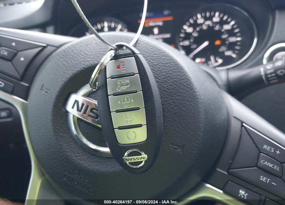2018 NISSAN ROGUE SV/SL VIN: 5N1AT2MV3JC729103