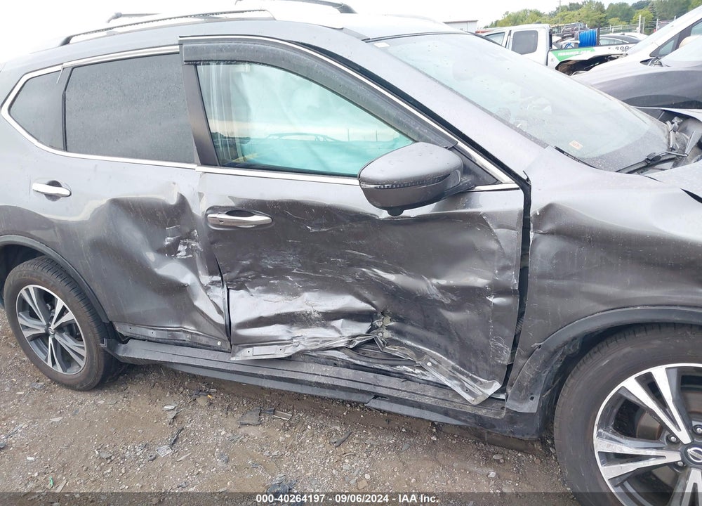 2018 NISSAN ROGUE SV/SL VIN: 5N1AT2MV3JC729103