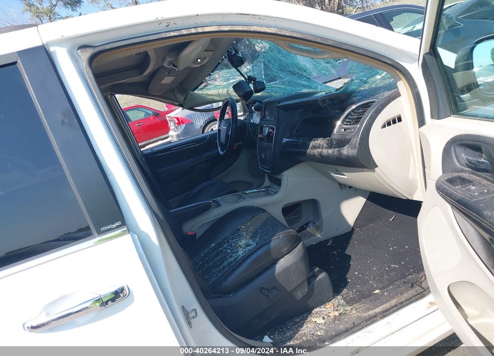 2014 CHRYSLER TOWN & COUNTRY TOURING-L 30TH ANNIVERSARY VIN: 2C4RC1CG8ER336568