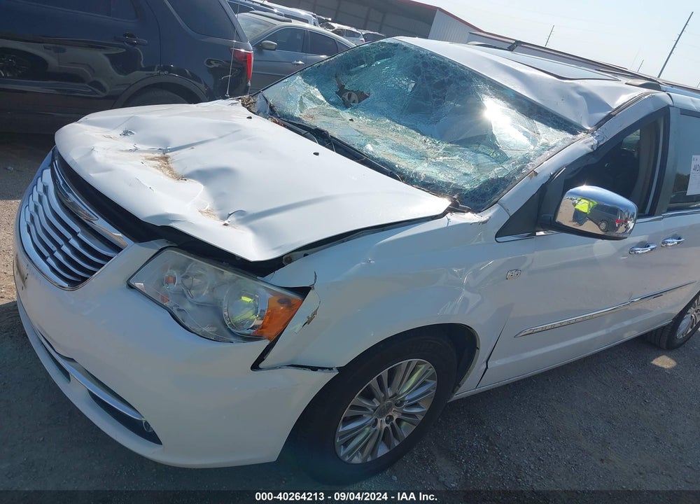 2014 CHRYSLER TOWN & COUNTRY TOURING-L 30TH ANNIVERSARY VIN: 2C4RC1CG8ER336568