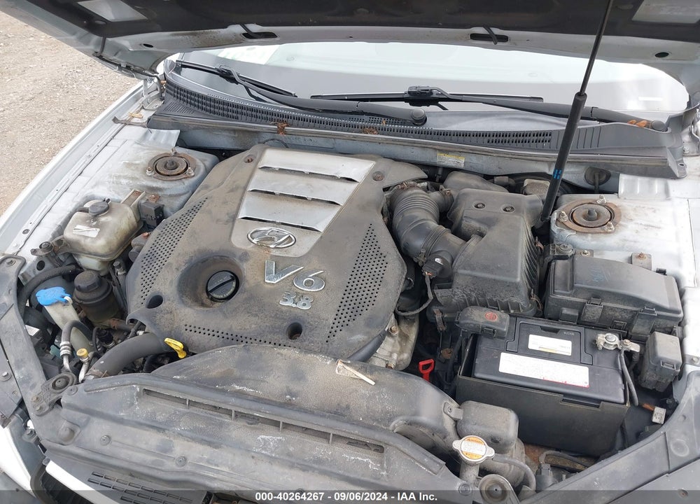 2008 HYUNDAI AZERA LIMITED VIN: KMHFC46F88A310564