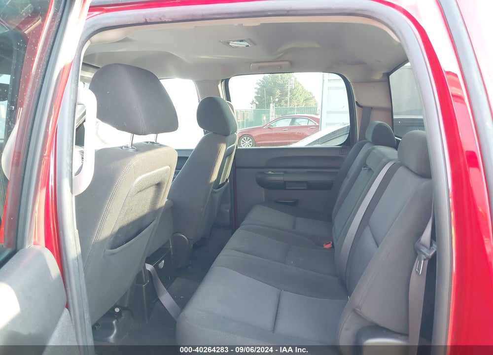 2011 CHEVROLET SILVERADO 1500 LT VIN: 3GCPCSE05BG197515