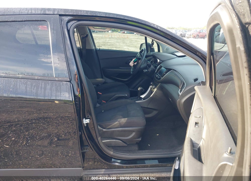 2020 CHEVROLET TRAX FWD LS VIN: KL7CJKSB1LB330661