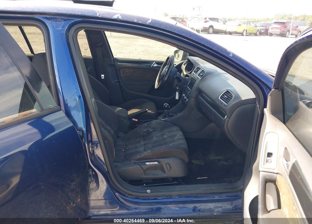 2011 VOLKSWAGEN GTI 4-DOOR VIN: WVWHV7AJ1BW061720