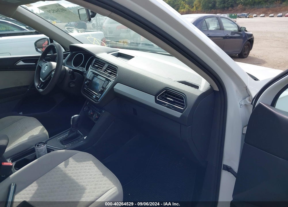 2018 VOLKSWAGEN TIGUAN 2.0T S VIN: 3VV1B7AX8JM020712