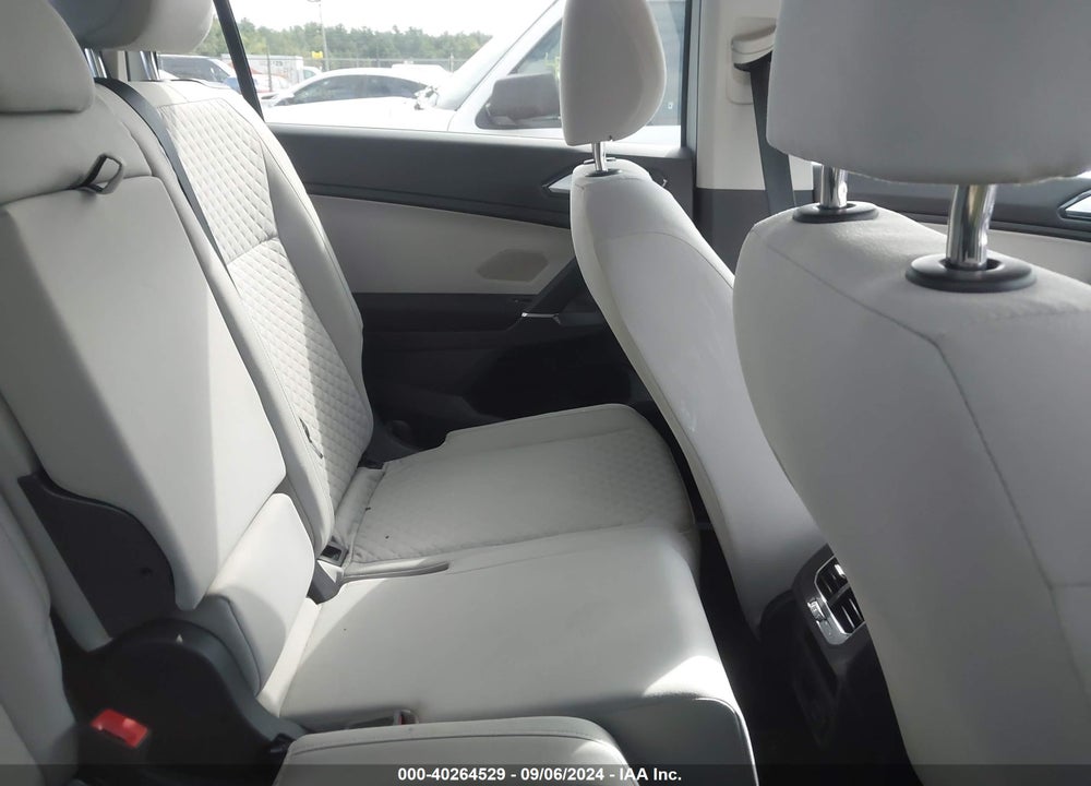 2018 VOLKSWAGEN TIGUAN 2.0T S VIN: 3VV1B7AX8JM020712