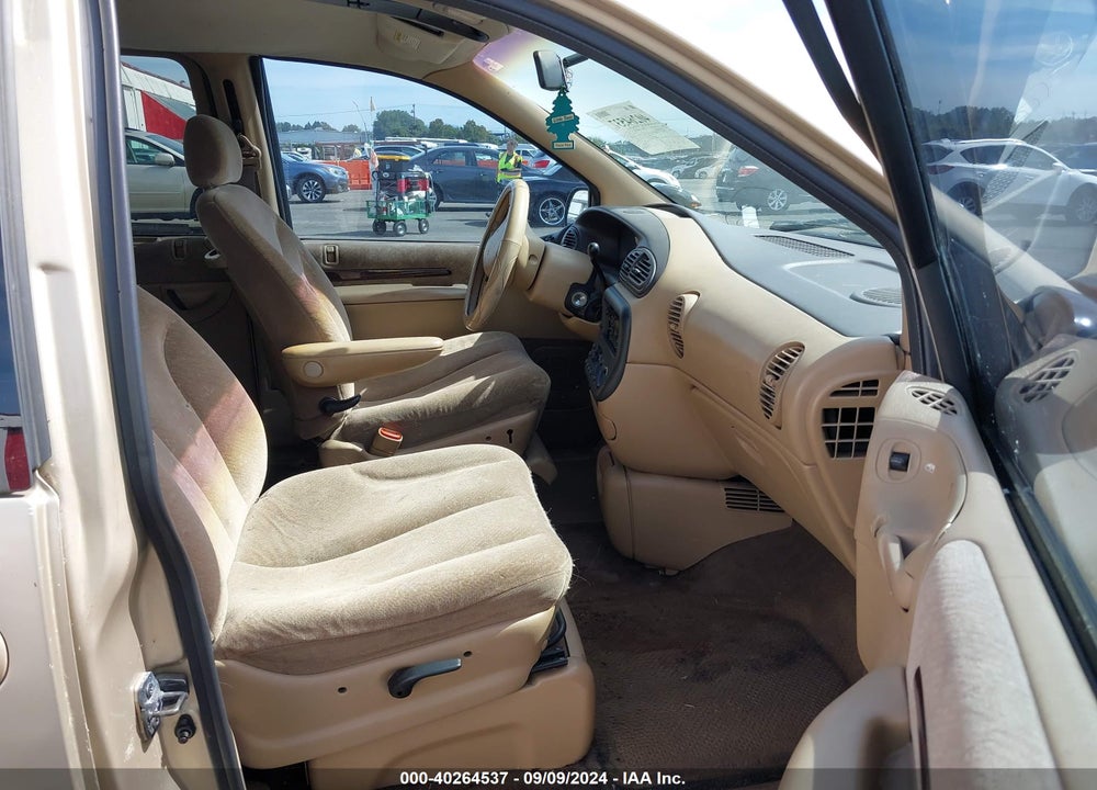 2000 CHRYSLER TOWN & COUNTRY LXI VIN: 1C4GP54G0YB703807