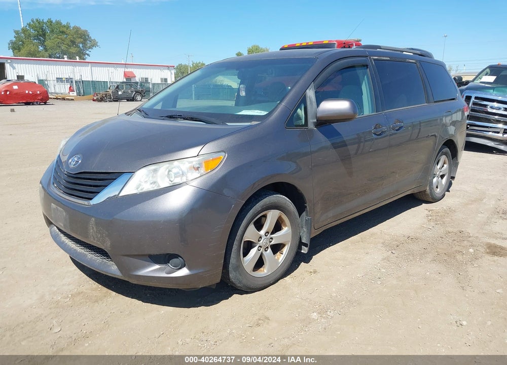2013 TOYOTA SIENNA LE V6 8 PASSENGER VIN: 5TDKK3DC8DS383262