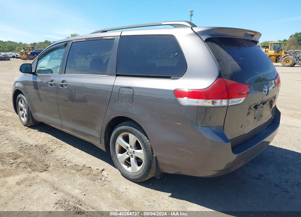 2013 TOYOTA SIENNA LE V6 8 PASSENGER VIN: 5TDKK3DC8DS383262