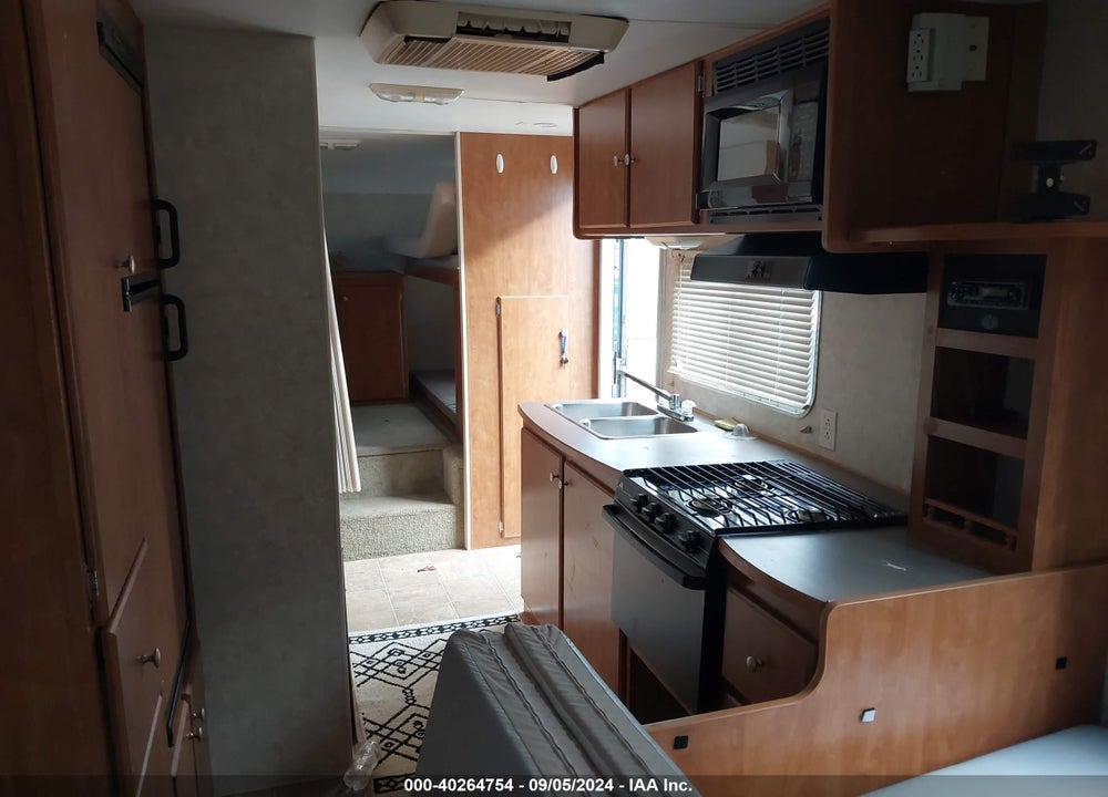 2005 FLEETWOOD TRAILER VIN: 4CT113L2957206614