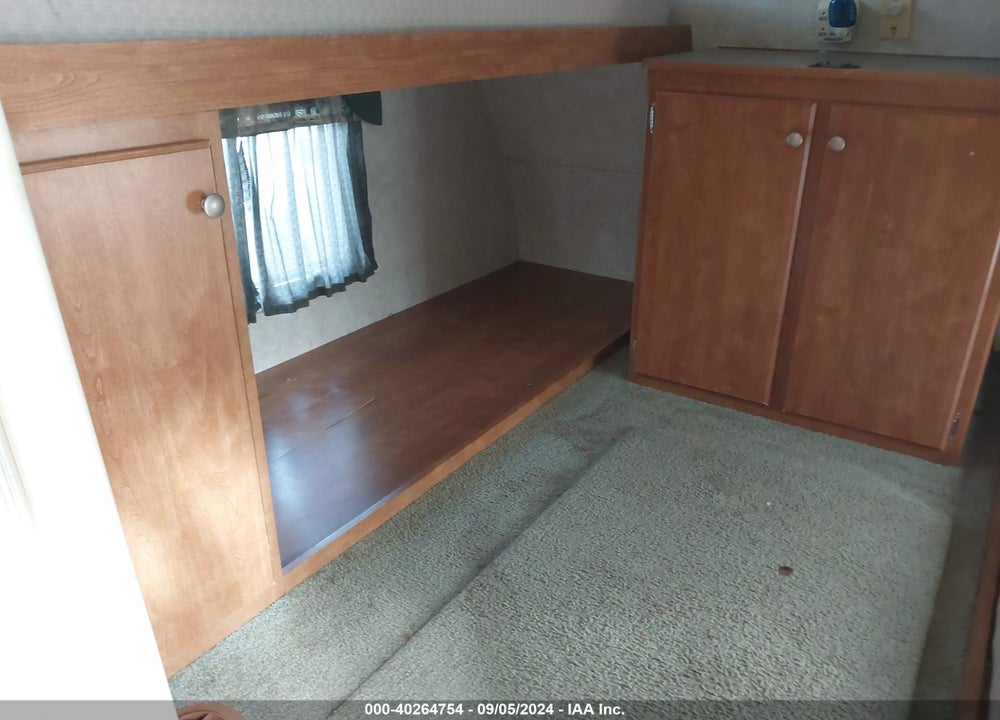 2005 FLEETWOOD TRAILER VIN: 4CT113L2957206614