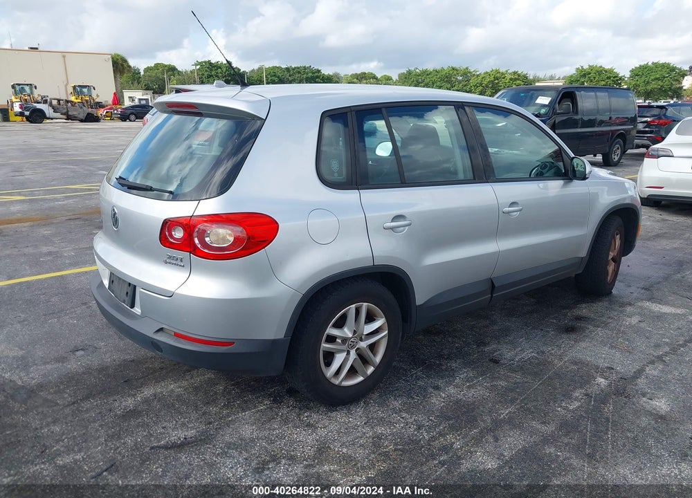 2010 VOLKSWAGEN TIGUAN S/SE/SEL/WOLFSBURG EDITION VIN: WVGBV7AX5AW525676
