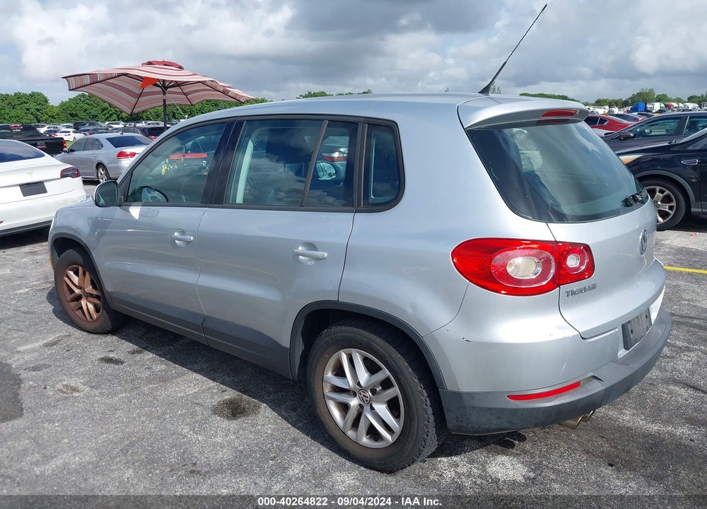 2010 VOLKSWAGEN TIGUAN S/SE/SEL/WOLFSBURG EDITION VIN: WVGBV7AX5AW525676