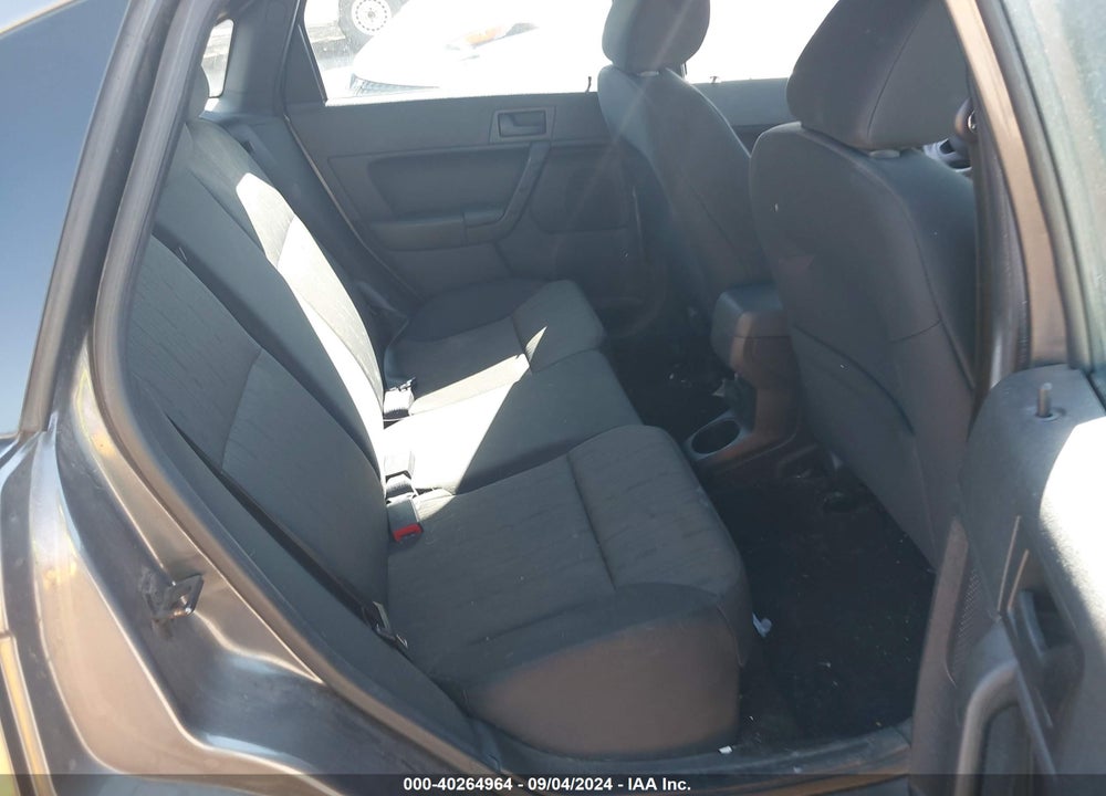 2010 FORD FOCUS SE VIN: 1FAHP3FN6AW204745