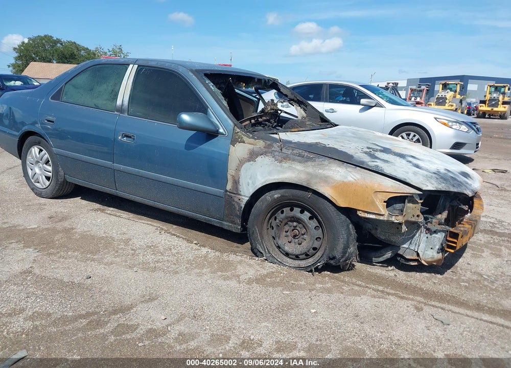 2001 TOYOTA CAMRY LE VIN: 4T1BG22K11U867833