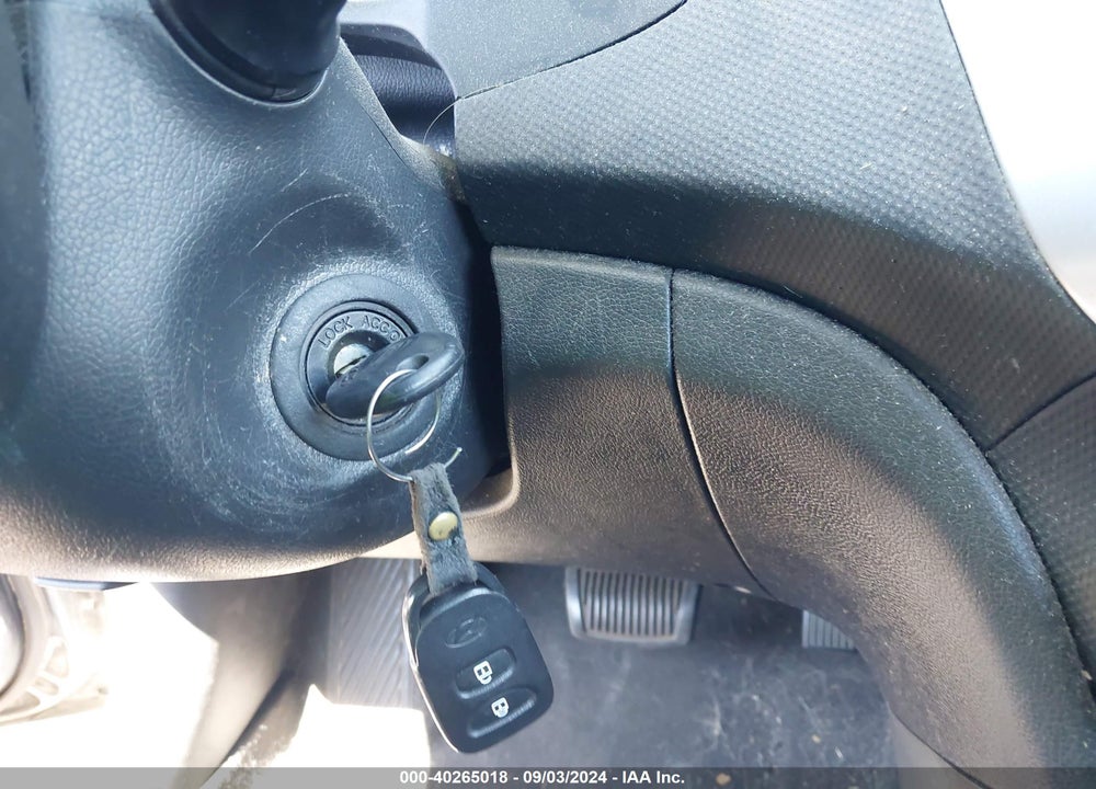 2013 HYUNDAI ACCENT SE VIN: KMHCU5AE7DU077984