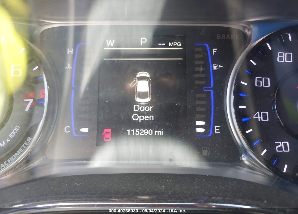 2016 CHRYSLER 200 VIN: 1C3CCCBG2GN100229