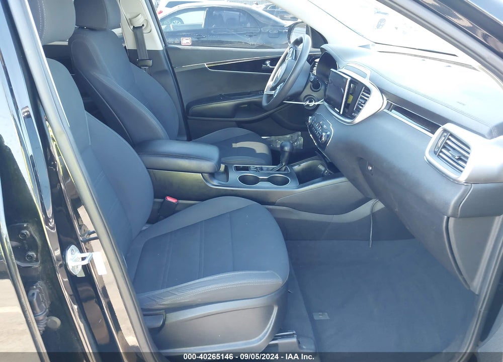 2018 KIA SORENTO 3.3L LX VIN: 5XYPGDA58JG425926