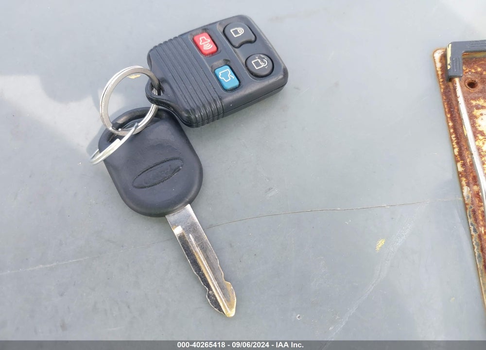 2010 FORD FOCUS SEL VIN: 1FAHP3HN9AW206258