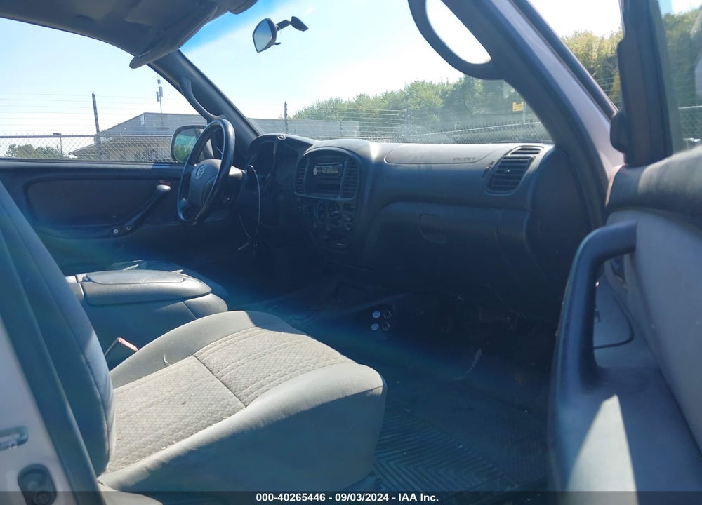 2004 TOYOTA TUNDRA SR5 V8 VIN: 5TBDT441X4S466078