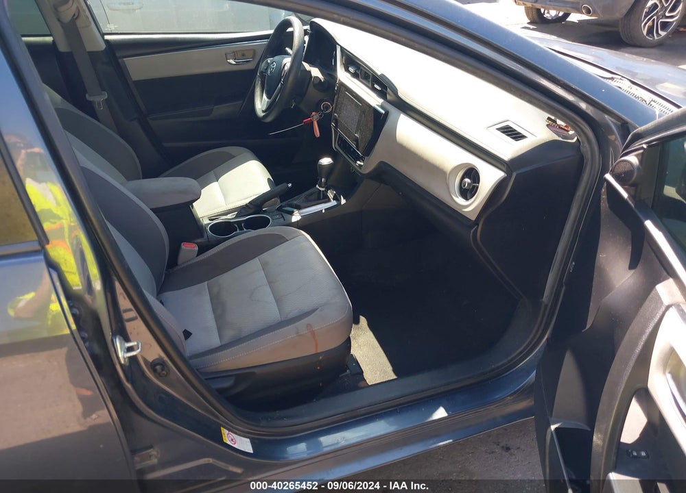2018 TOYOTA COROLLA LE VIN: 2T1BURHE4JC051655