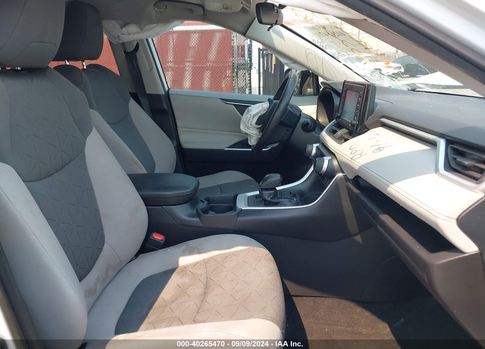 2020 TOYOTA RAV4 XLE VIN: 2T3W1RFV1LW073327