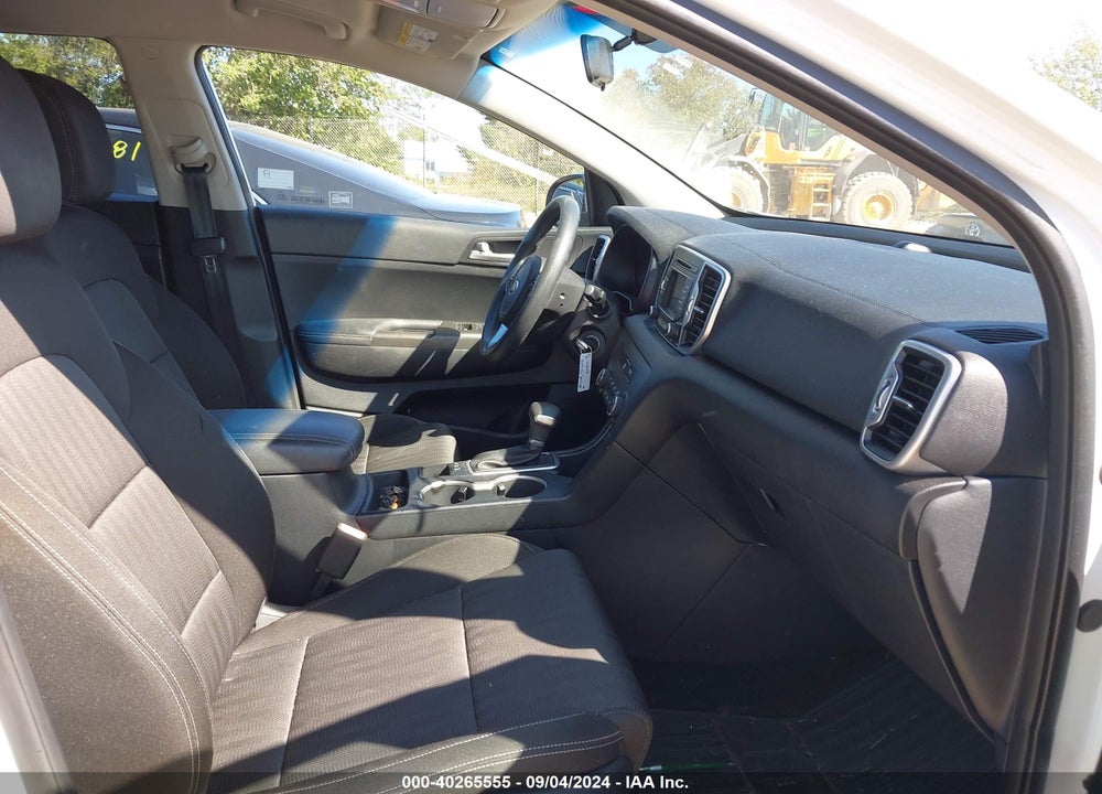 2017 KIA SPORTAGE VIN: KNDPMCAC8H7065677