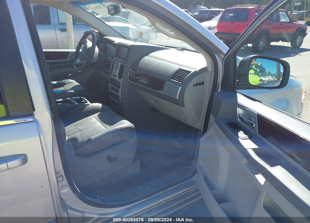2010 CHRYSLER TOWN & COUNTRY TOURING VIN: 2A4RR5D10AR109976