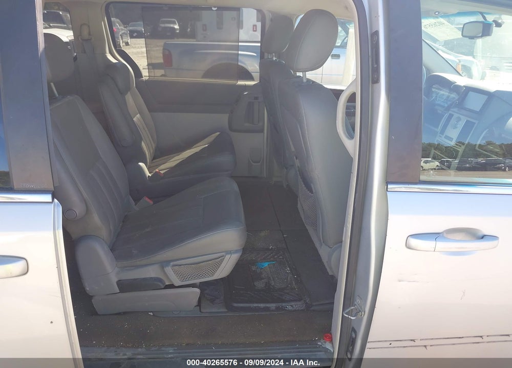 2010 CHRYSLER TOWN & COUNTRY TOURING VIN: 2A4RR5D10AR109976