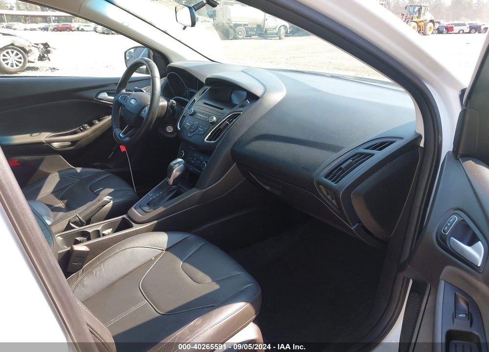 2015 FORD FOCUS SE VIN: 1FADP3K25FL361797
