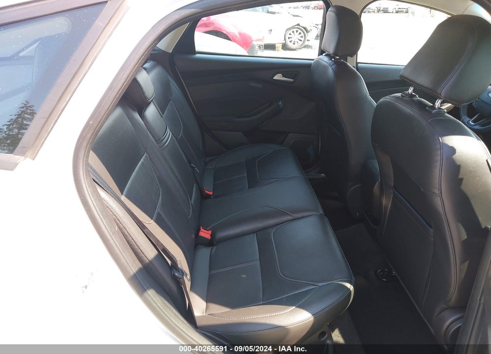 2015 FORD FOCUS SE VIN: 1FADP3K25FL361797
