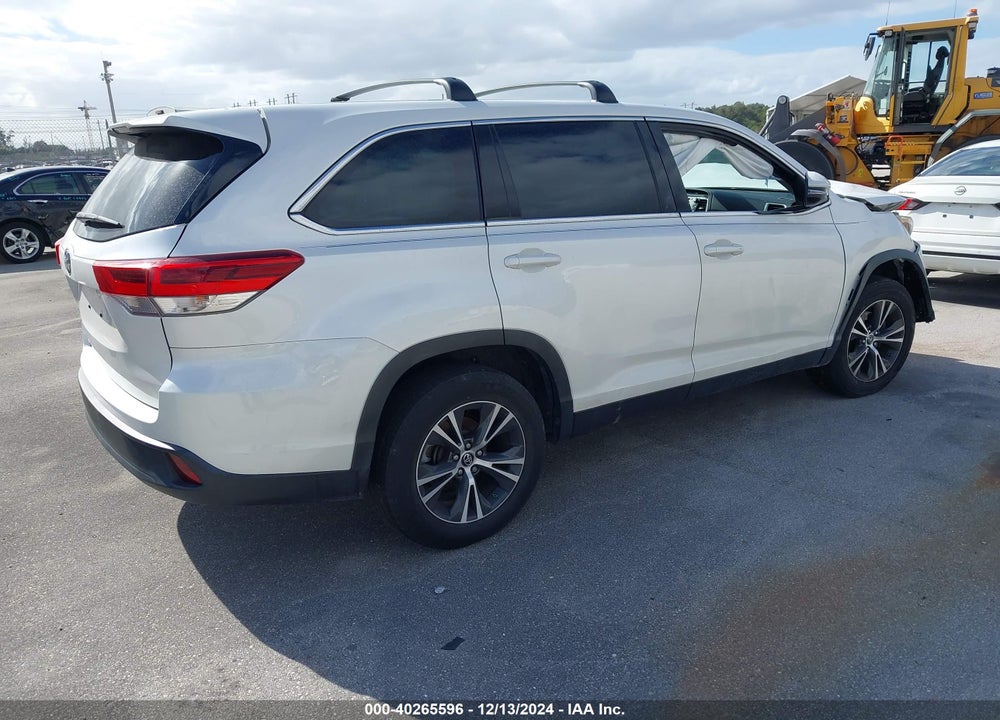2019 TOYOTA HIGHLANDER LE VIN: 5TDZARFH7KS052764