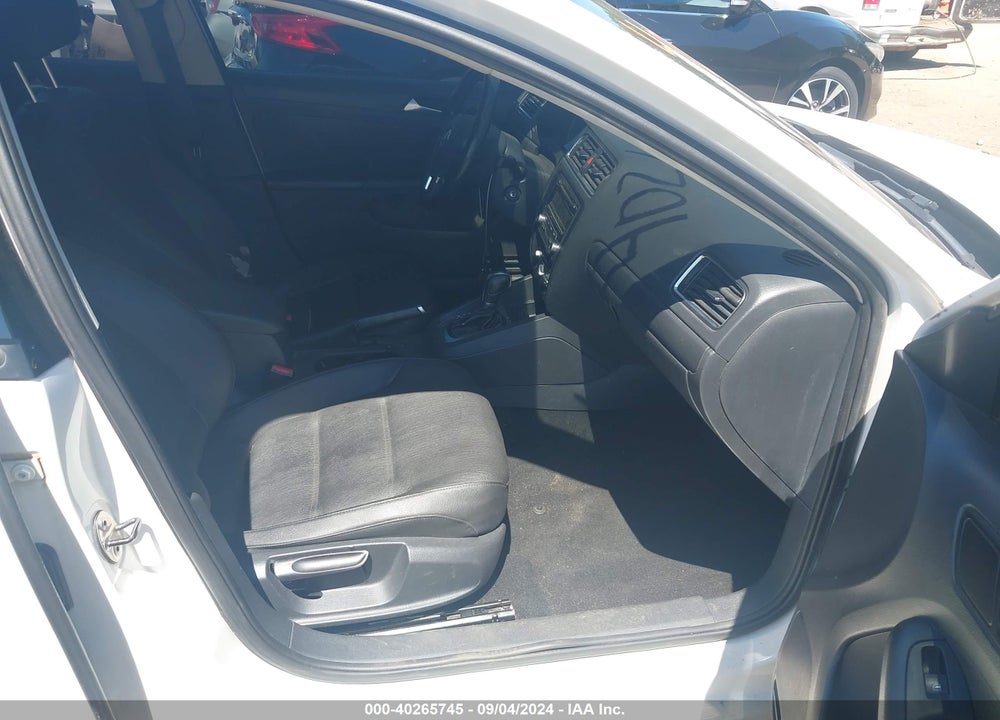 2012 VOLKSWAGEN JETTA 2.5L SE VIN: 3VWDX7AJ8CM343067