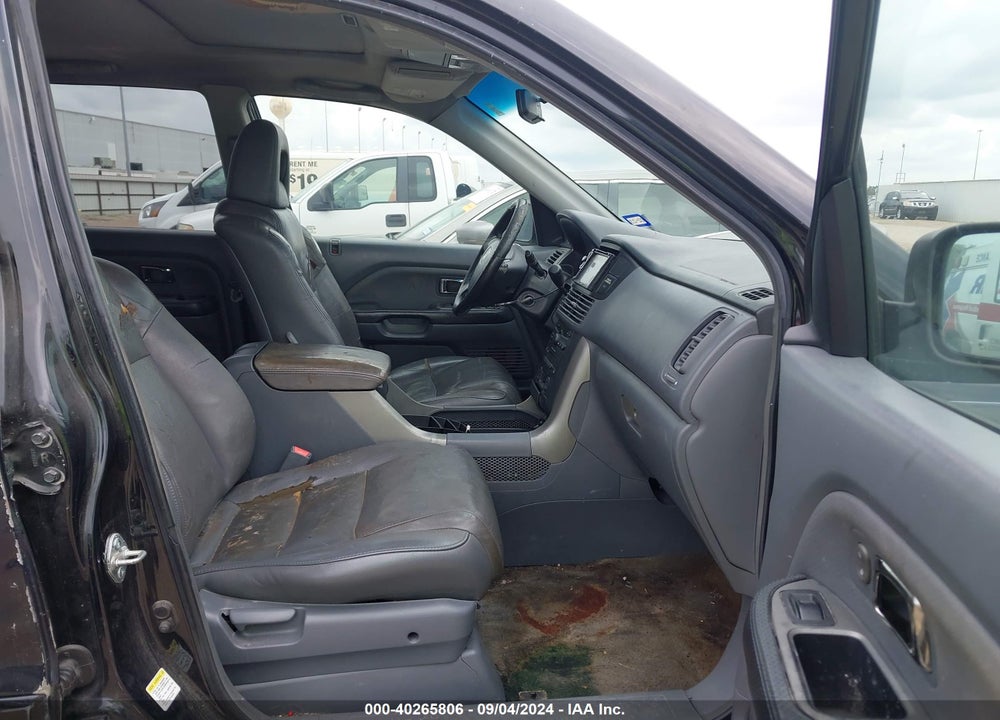 2005 HONDA PILOT EX-L VIN: 5FNYF18535B040945