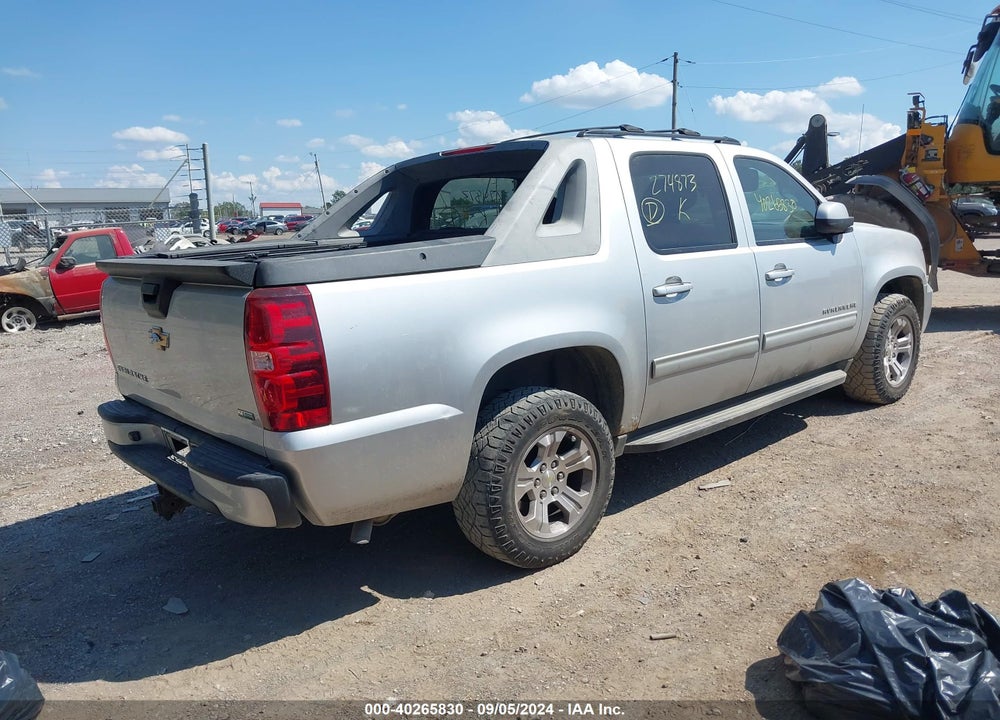 2011 CHEVROLET AVALANCHE 1500 LS VIN: 3GNTKEE35BG274873