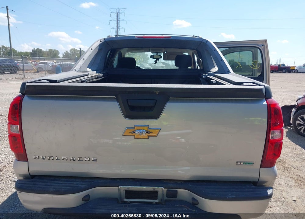 2011 CHEVROLET AVALANCHE 1500 LS VIN: 3GNTKEE35BG274873