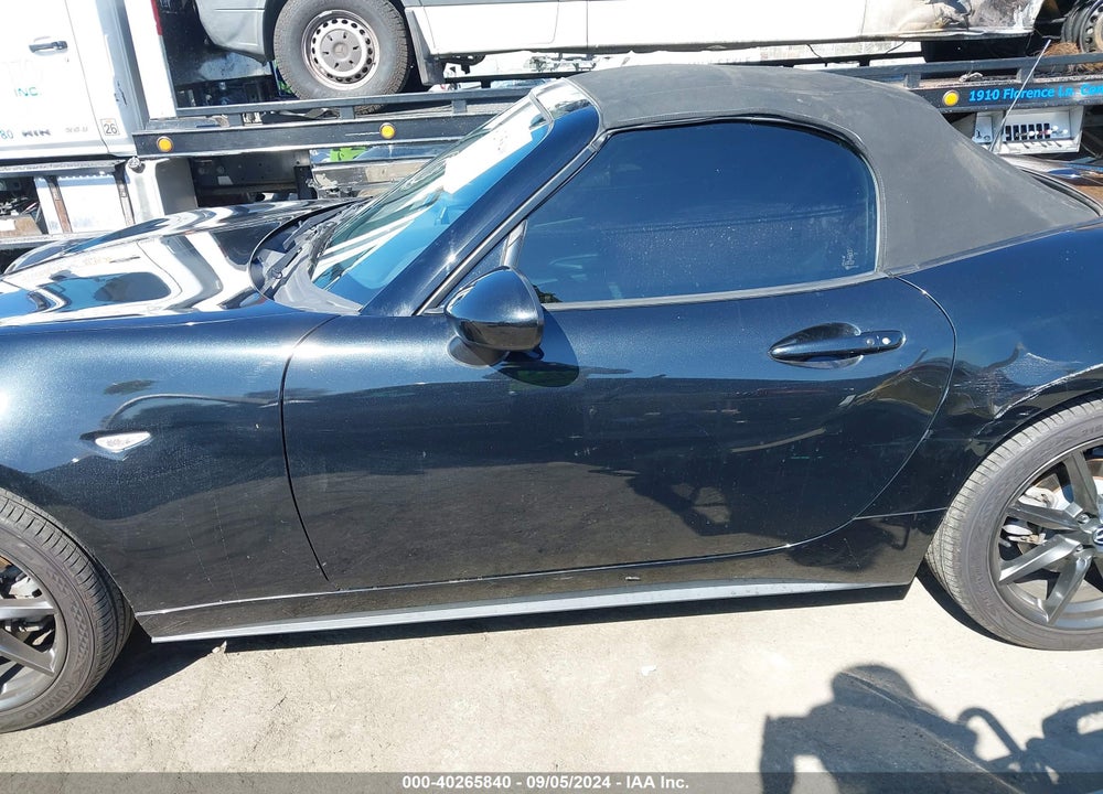 2017 MAZDA MX-5 MIATA CLUB VIN: JM1NDAC77H0121855