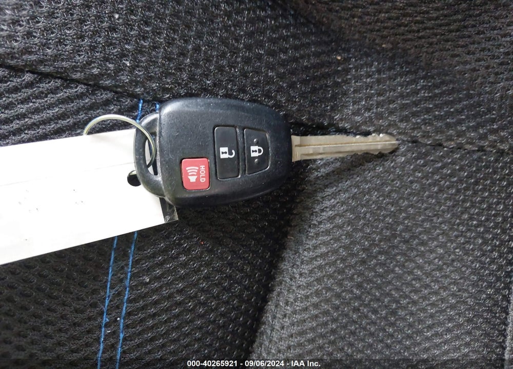 2018 TOYOTA RAV4 LE VIN: 2T3ZFREV8JW464004