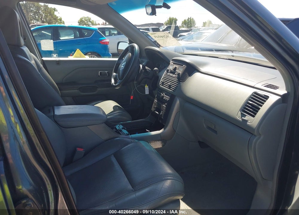 2004 HONDA PILOT EX-L VIN: 2HKYF18654H611618