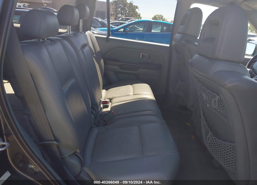 2004 HONDA PILOT EX-L VIN: 2HKYF18654H611618