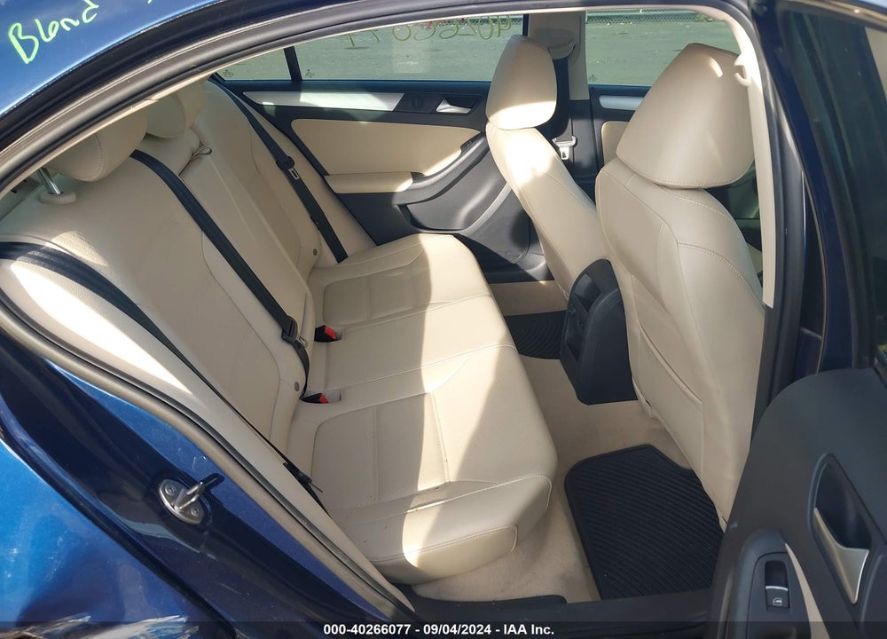2013 VOLKSWAGEN JETTA HYBRID SEL VIN: 3VW637AJ2DM284197