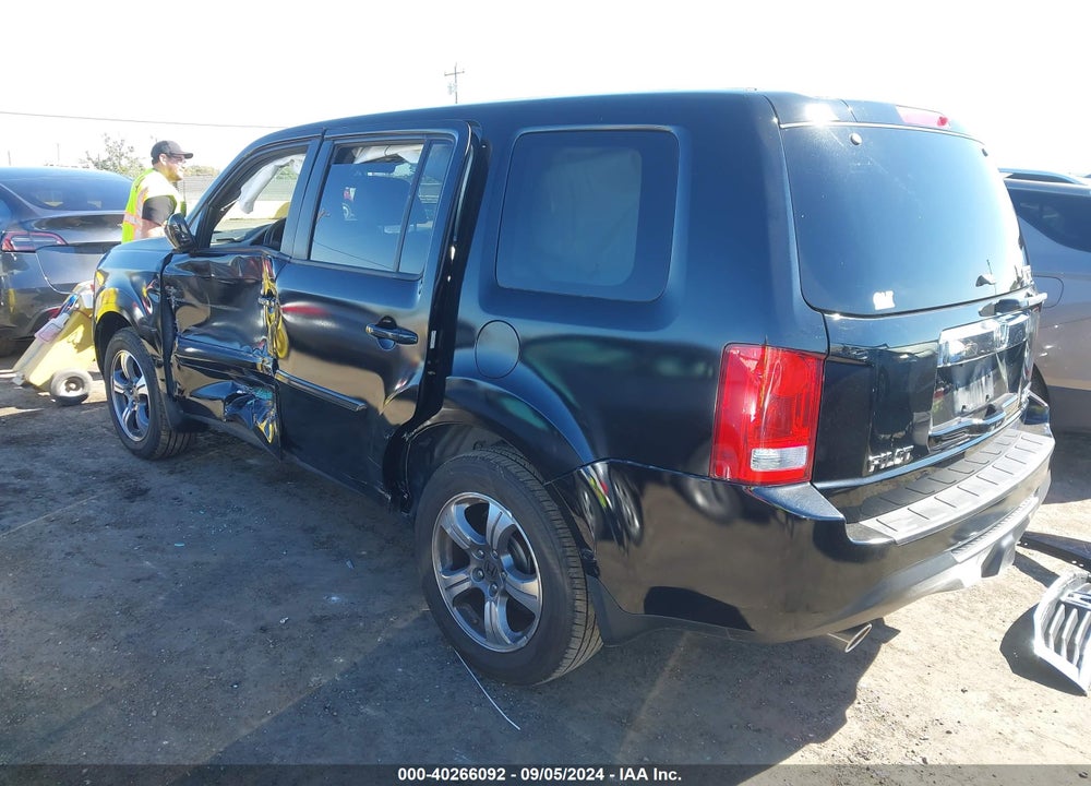 2015 HONDA PILOT SE VIN: 5FNYF4H36FB012915