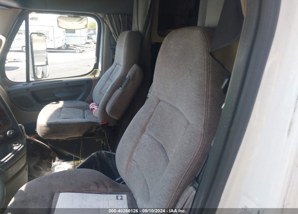 2016 FREIGHTLINER CASCADIA 125 VIN: 3AKJGLD59GSGX4695