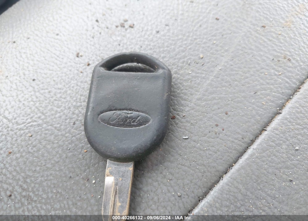 2005 FORD F-150 STX/XL/XLT VIN: 1FTRF12215NB13878