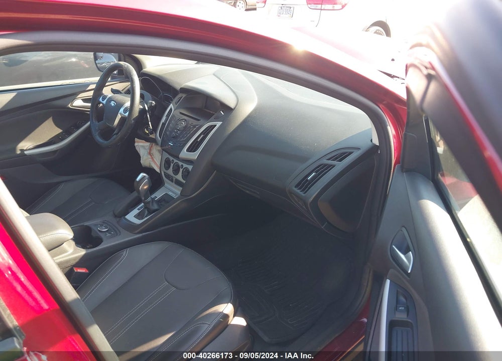 2014 FORD FOCUS SE VIN: 1FADP3K24EL275461