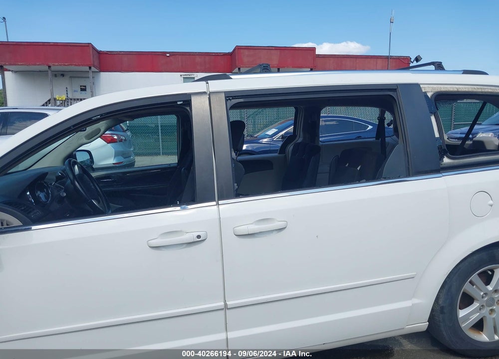 2011 DODGE GRAND CARAVAN CREW VIN: 2D4RN5DG8BR696907