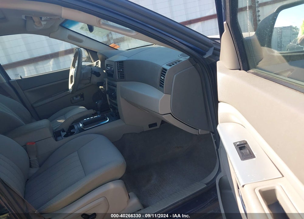 2005 JEEP GRAND CHEROKEE LAREDO VIN: 1J4HS48NX5C558118