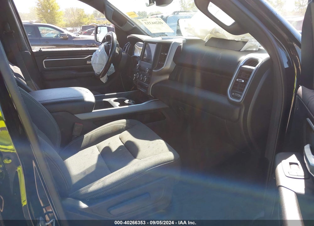 2021 RAM 1500 BIG HORN QUAD CAB 4X4 6'4 BOX VIN: 1C6RRFBG8MN737540